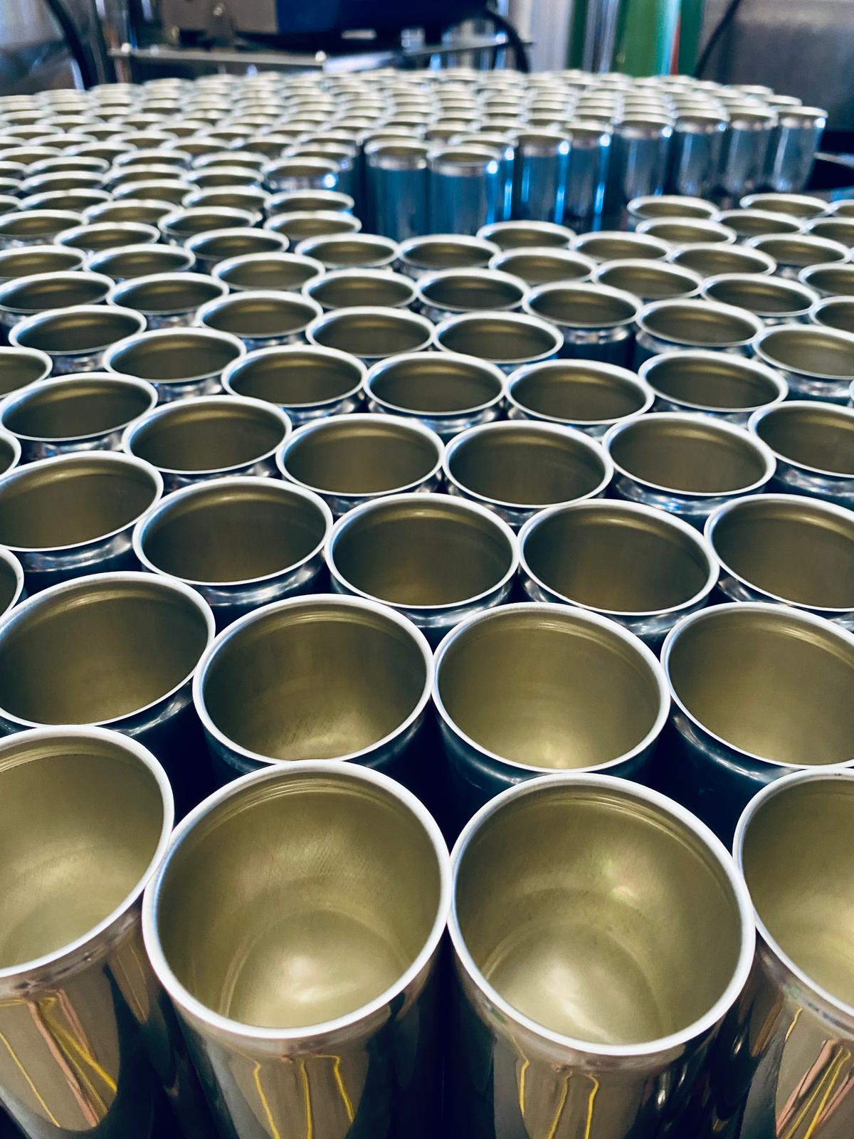 Canettes en aluminium avant remplissage
